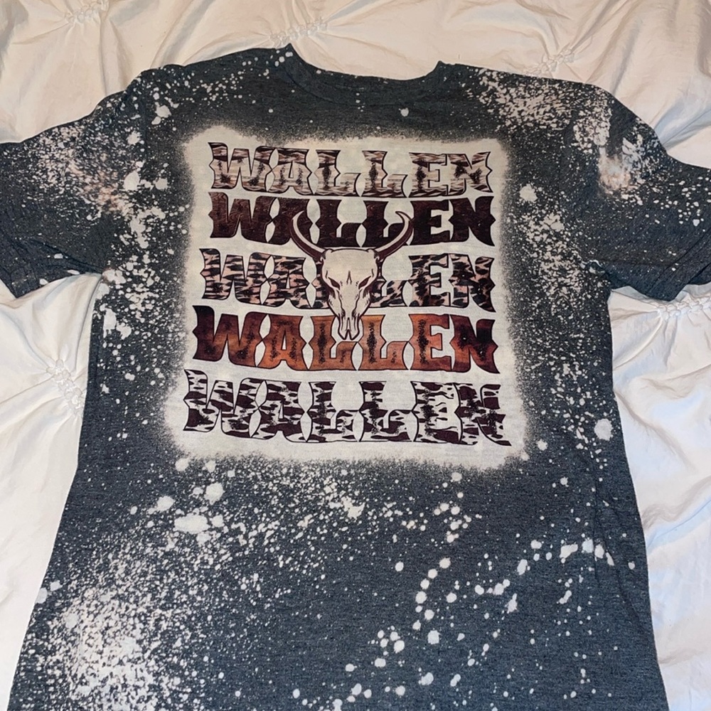 Size small / Gildan soft style / Morgan Wallen - bleached T-shirt NWOT